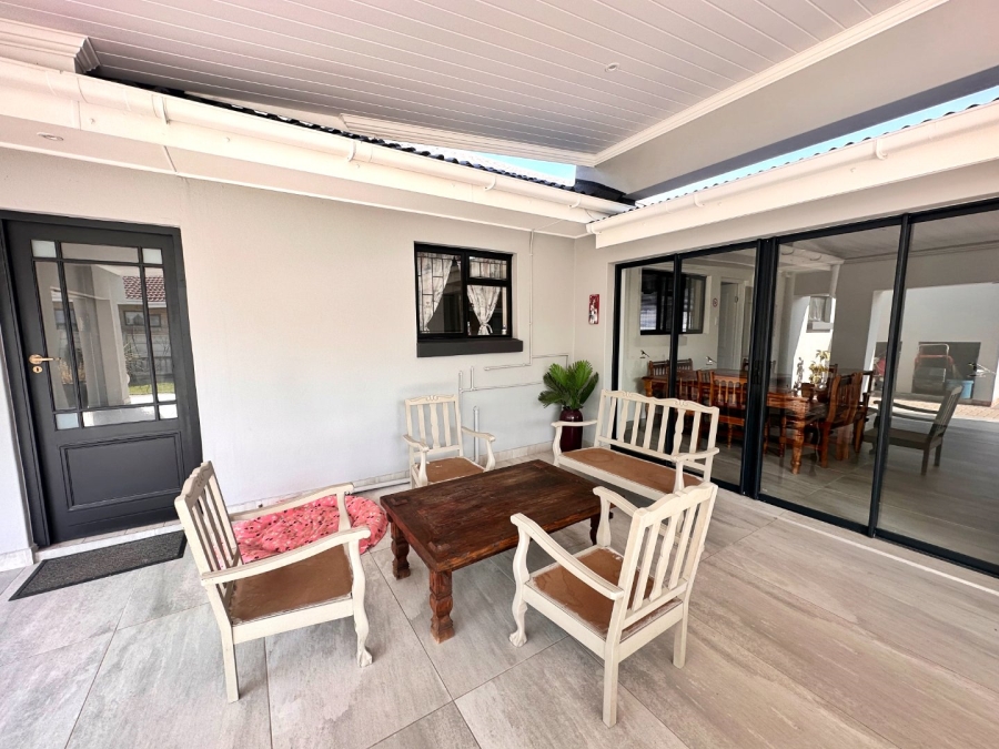 5 Bedroom Property for Sale in Fraaiuitsig Western Cape